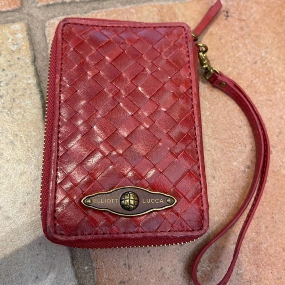 Elliott Lucca leather clutch wallet